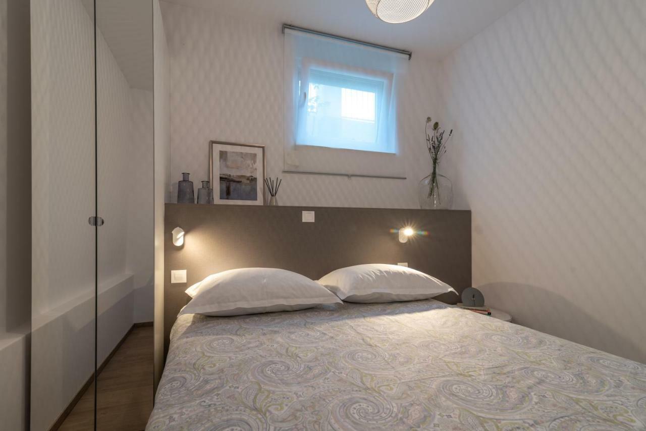 Apartments Flora Трогир Екстериор снимка