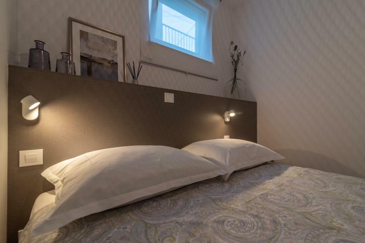Apartments Flora Трогир Екстериор снимка