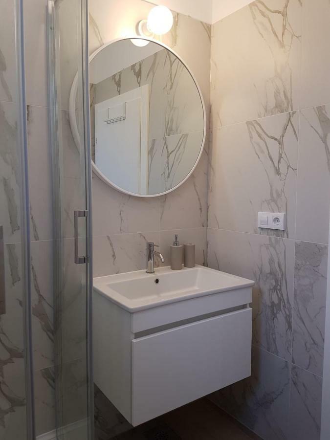 Apartments Flora Трогир Екстериор снимка