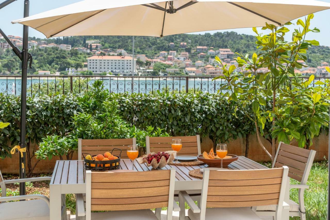 Apartments Flora Трогир Екстериор снимка