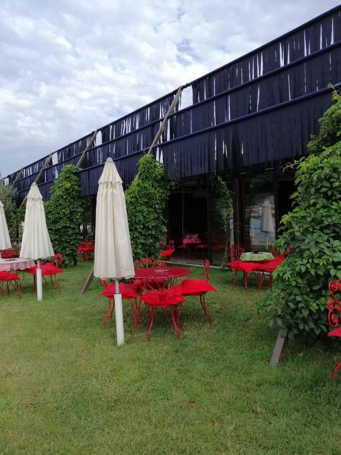 Apartments Flora Трогир Екстериор снимка