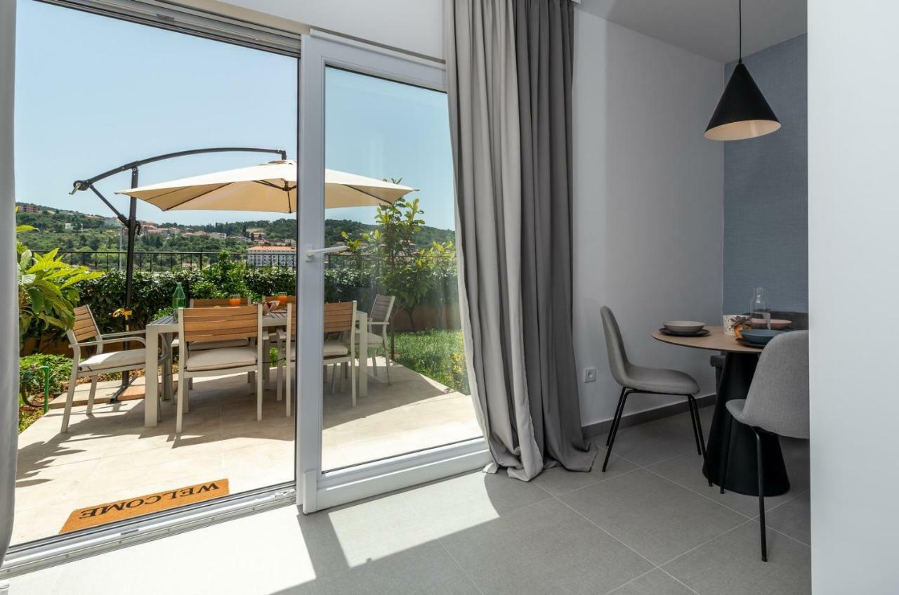 Apartments Flora Трогир Екстериор снимка