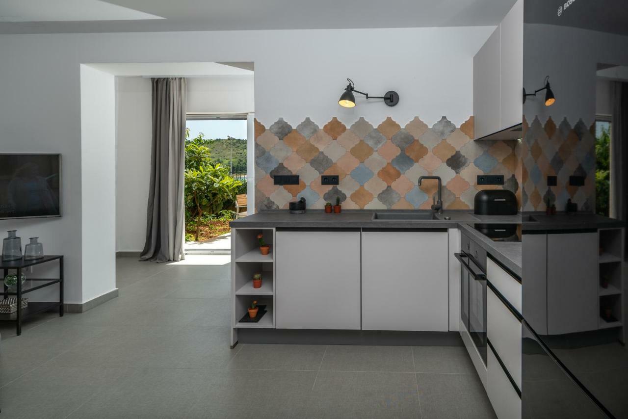 Apartments Flora Трогир Екстериор снимка