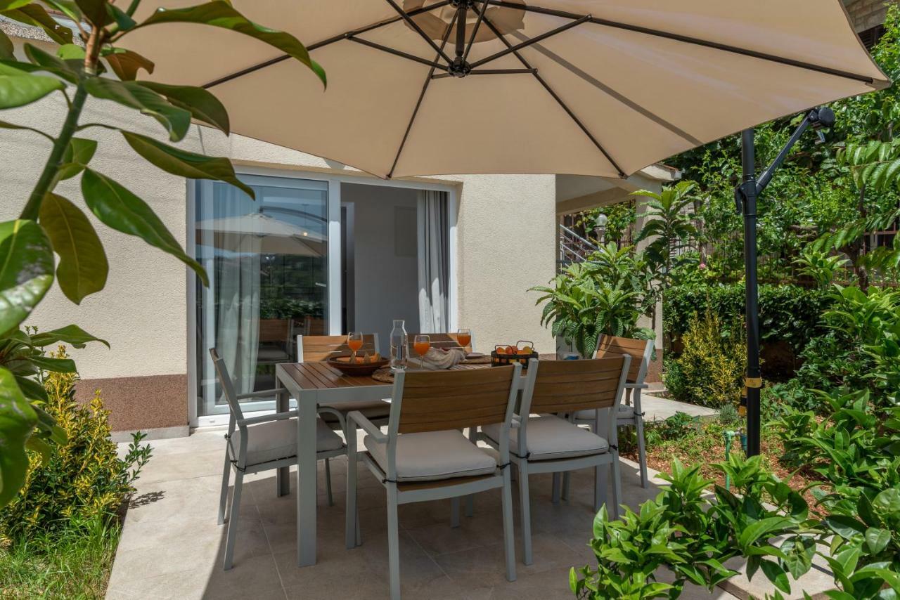 Apartments Flora Трогир Екстериор снимка