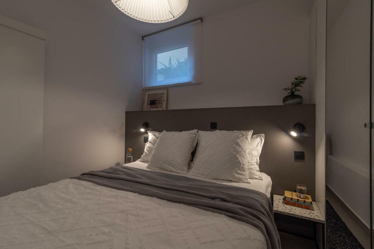 Apartments Flora Трогир Екстериор снимка