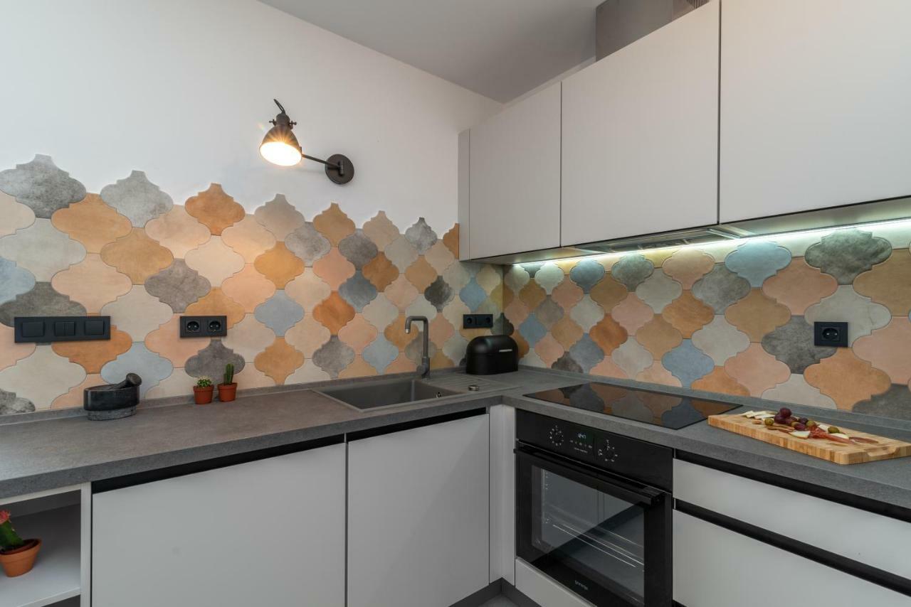 Apartments Flora Трогир Екстериор снимка