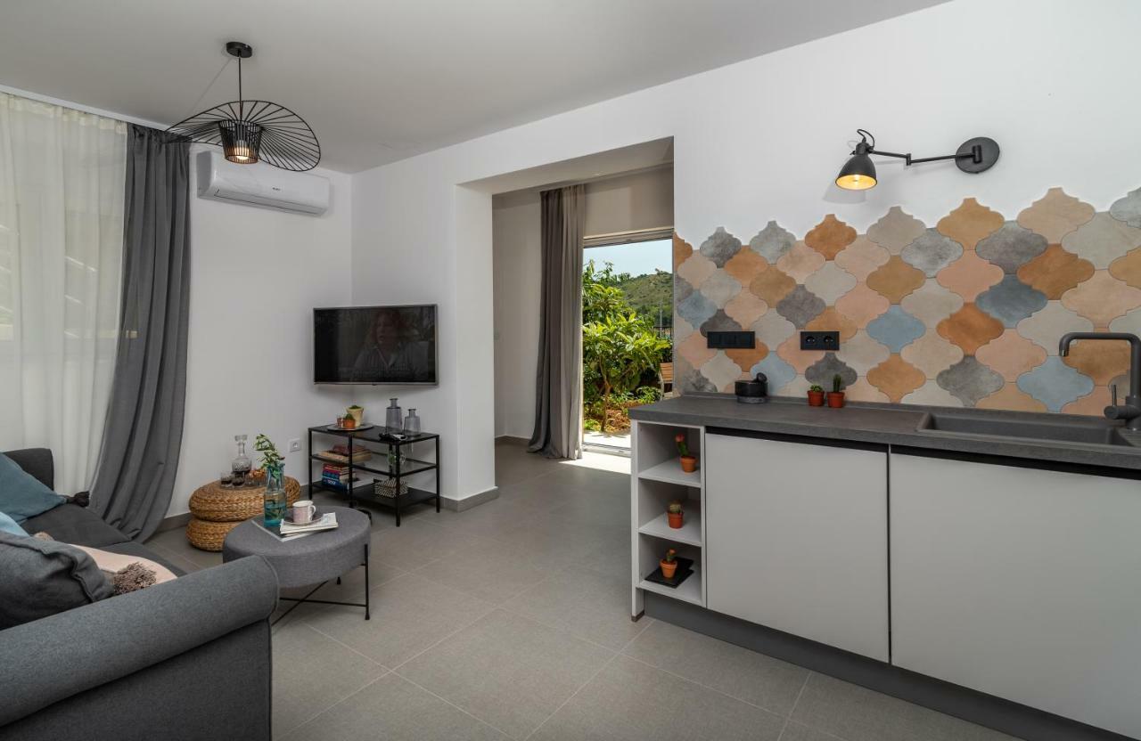 Apartments Flora Трогир Екстериор снимка