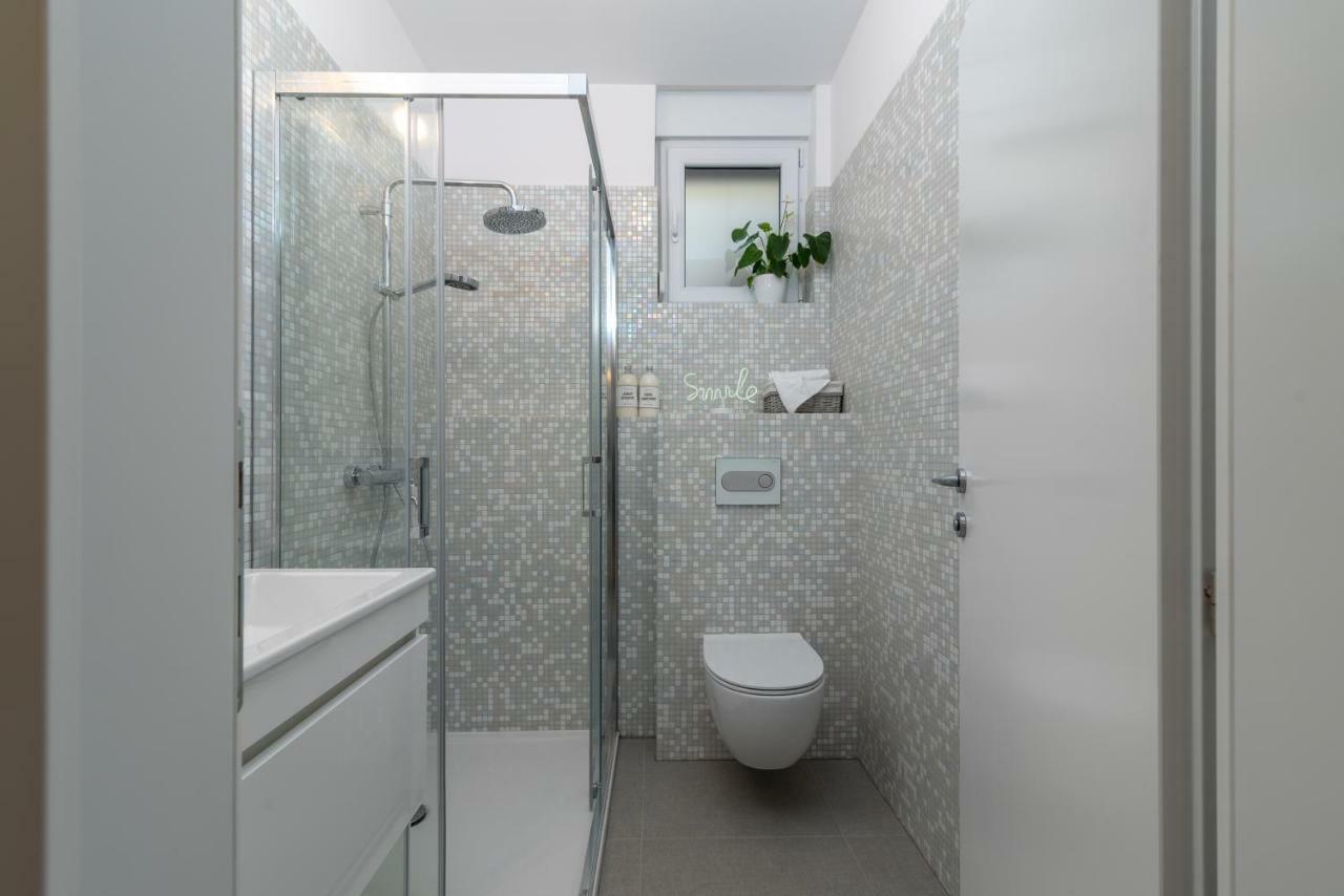 Apartments Flora Трогир Екстериор снимка