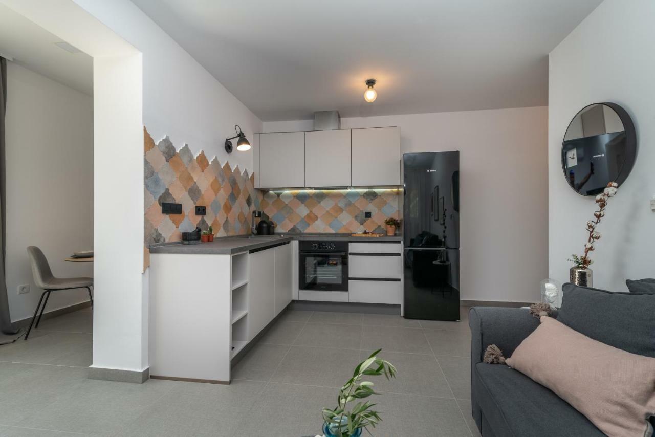 Apartments Flora Трогир Екстериор снимка