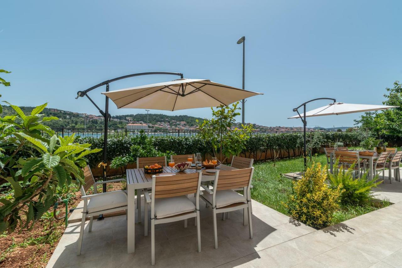 Apartments Flora Трогир Екстериор снимка